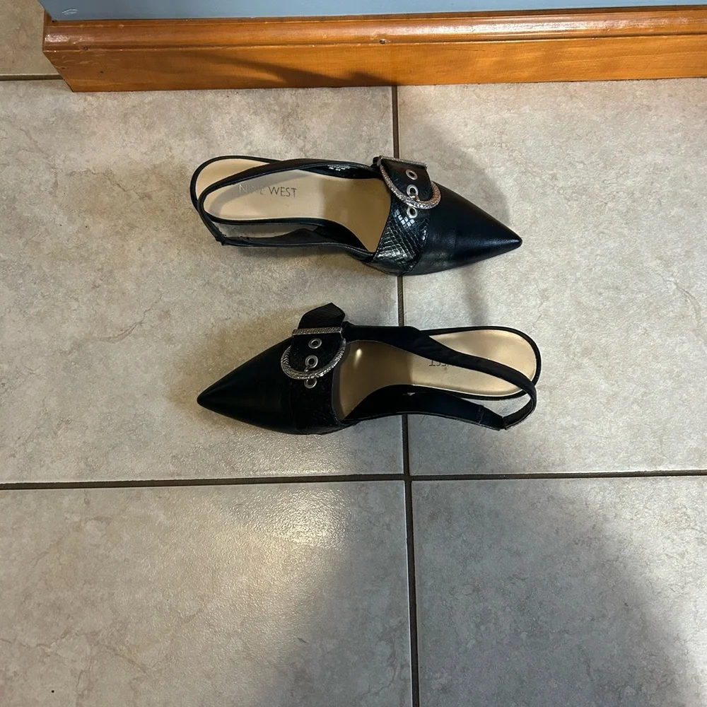 Elegant Black Slingback Heels - Picture 3 of 8